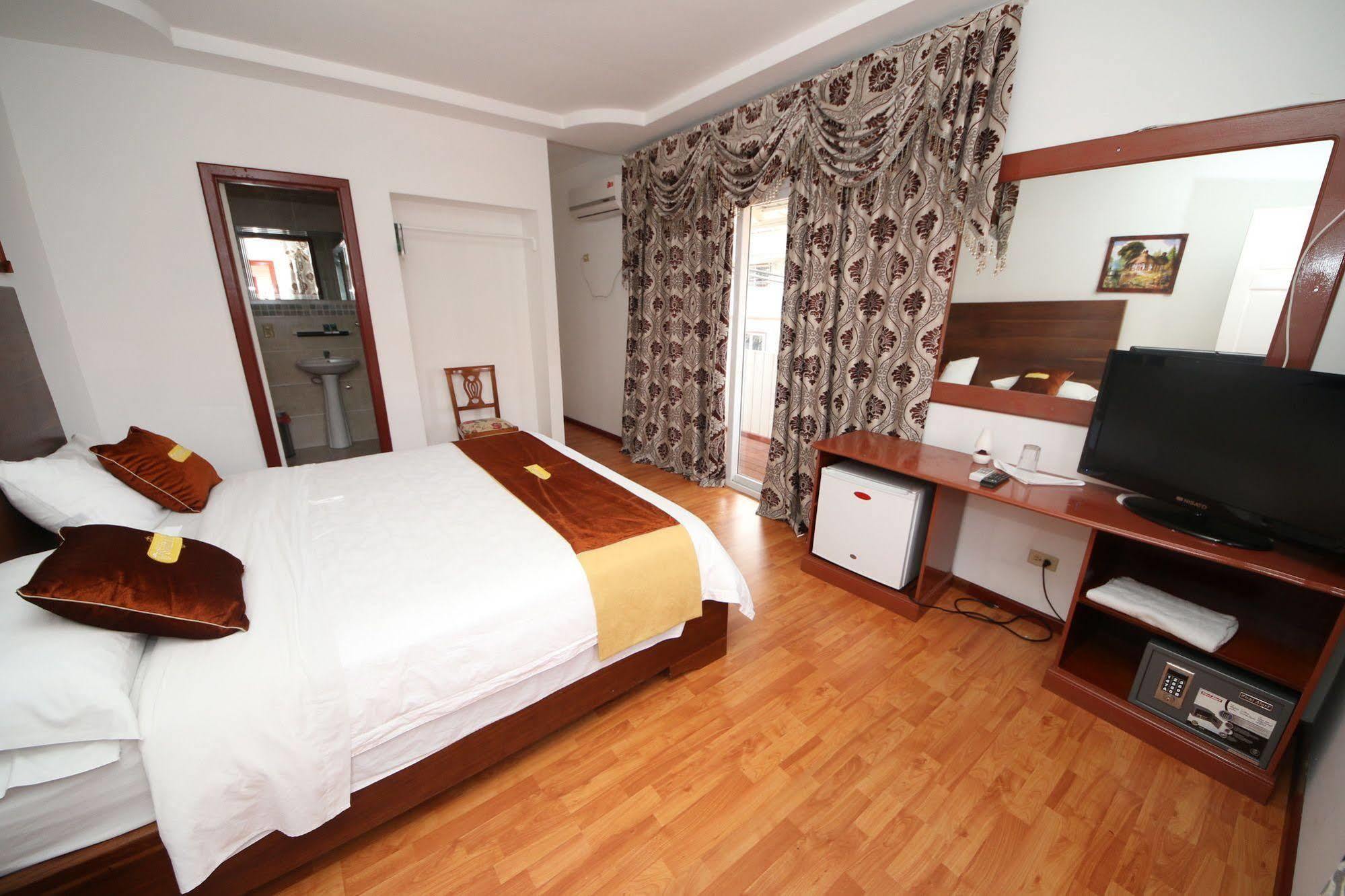 Swans Cay Hotel Bocas Town Dış mekan fotoğraf